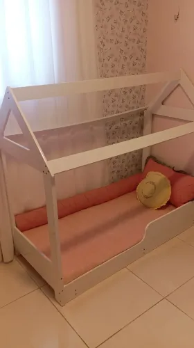 Cama infantil montessoriana casinha.