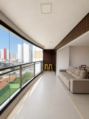 Apto no Edifício Solarium Ponta Dareia/ 03 suítes