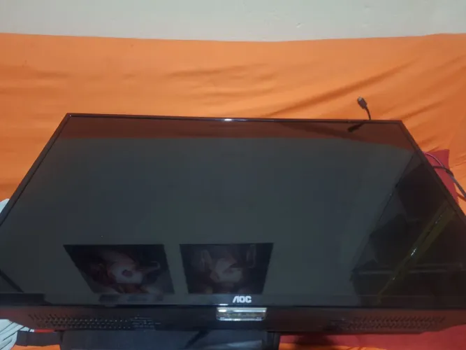 TV AOC 32" LED - Para Conserto ou Retirada de Peças (Bem Cuidada)