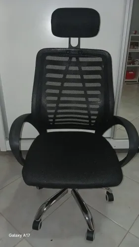 Cadeira de escritório preta