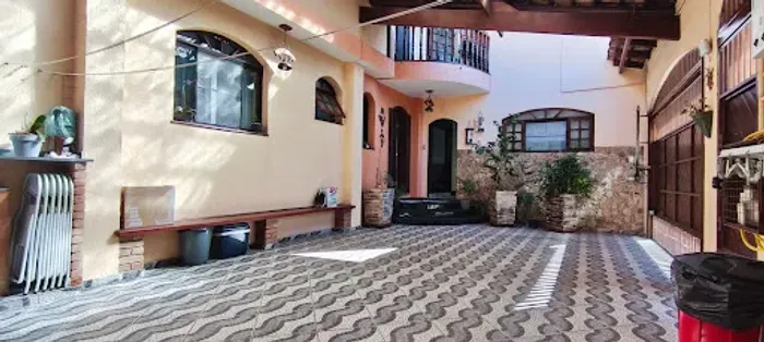Sobrado com 5 dormitórios à venda, 250 m² por R$ 950.000,00 - Vila Lavínia - Mogi das Cruz