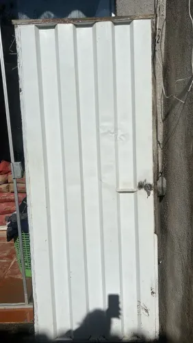 Portão social com 2 chaves