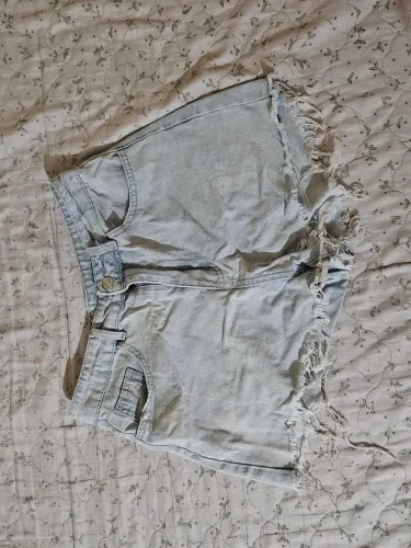 Short jeans