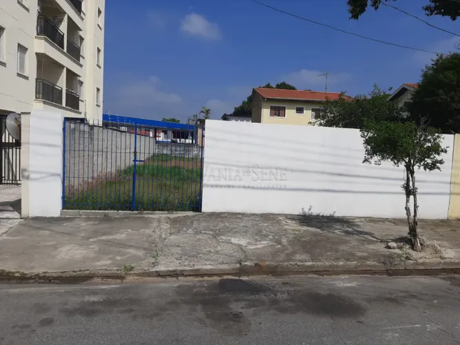 Locação de Terreno - Padrão no bairro Parque Industrial em São José dos Campos/SP.