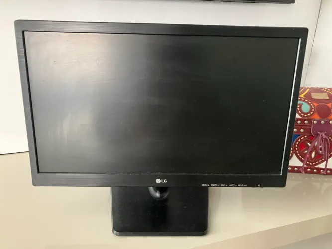 Monitor LG 18?