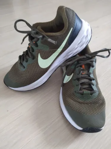 Tênis Nike Revolution 6 Next Nature - Tam 34,5