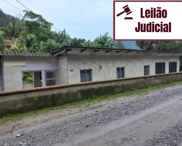 Parte Ideal de Dois Terrenos Rurais com Nove Construções em Rio do Sul/SC