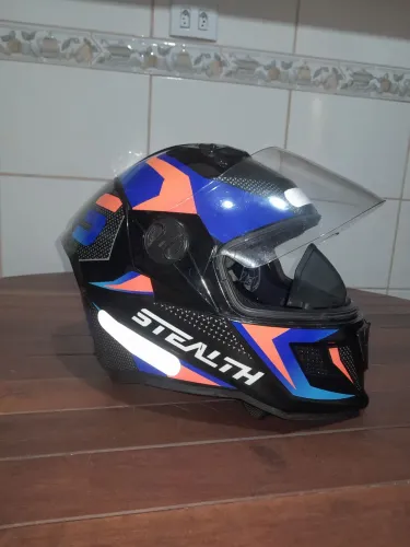 Capacete usado em perfeito estado T:60