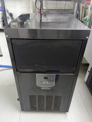 Máquina de gelo 38kg/ dia Impomac TH50 