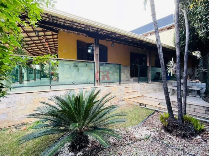 Casa à venda, 4 quartos, 3 suítes, 6 vagas, Copacabana - Belo Horizonte/MG