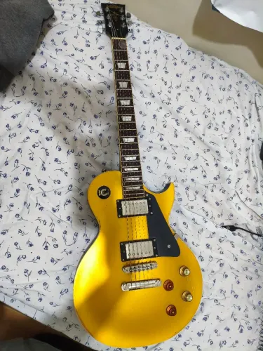 Guitarra vintage V100