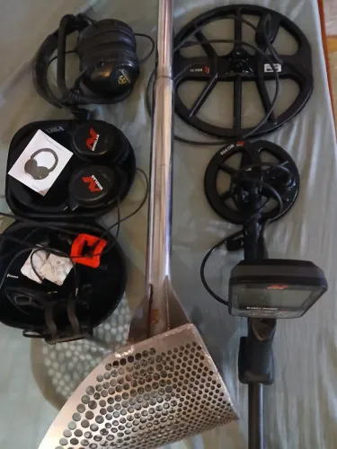 Detector de Metais Equinox 700