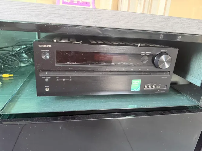 Receiver Onkyo TX-NR525