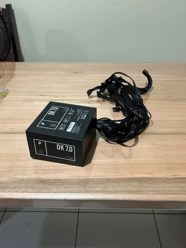 Fonte de 700W 1stPlayer DK Premium 7.0