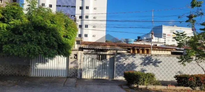 Casa de 360m² à venda, com 3 quartos (1 suíte), localizada em Casa Caiada, Olinda - Pernam