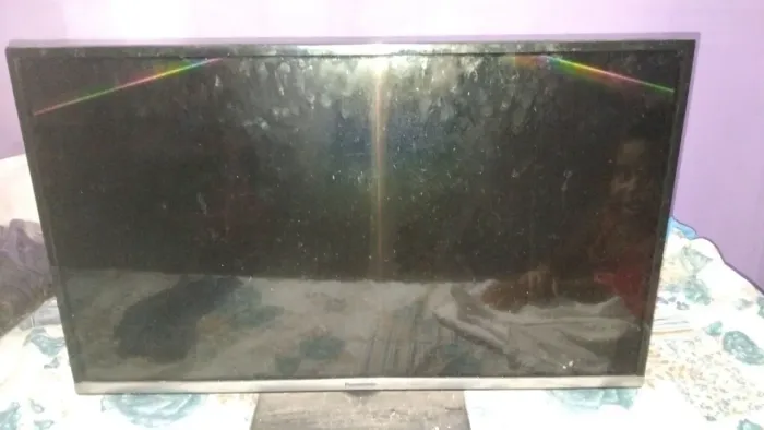 TV para retirada de peças