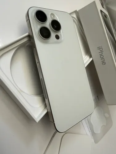 Apple iPhone 15 Pro em excelente estado