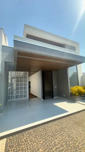 CASA À VENDA 3 SUÍTES PLENAS + ESCRITORIO - PROX. PISTA DO AEROPORTO