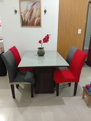 Conjunto Mesa e 4 cadeiras