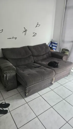 Sofá retrátil usado Itapuã