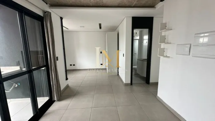 Apartamento com 1 Quarto para alugar, 34m² - Rebouças