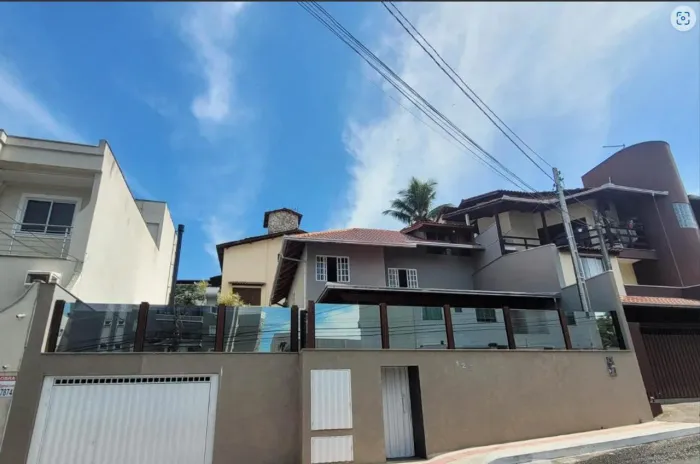 Casa - 3 dormitórios - 1 Suíte - localizado em Balneário Camboriú / Ariribá REF: DW771187