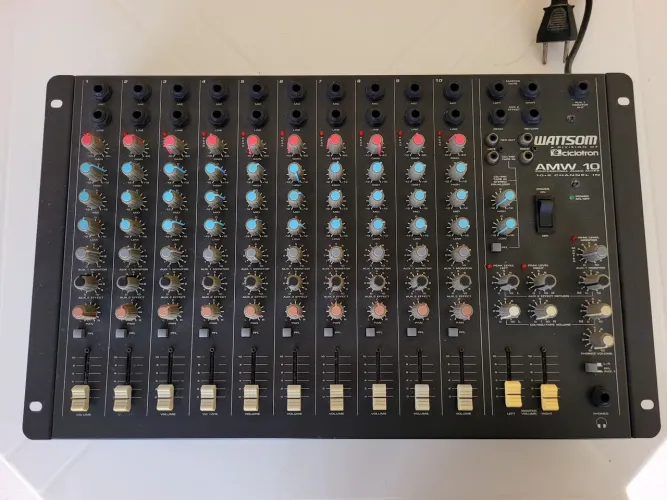 Mesa de Som Wattsom AMW10 