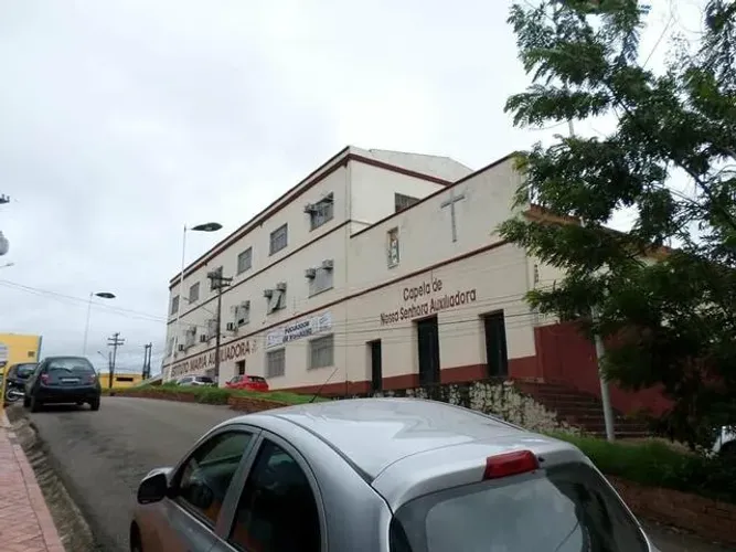 No Centro, Atrás do Shopping Cidadão