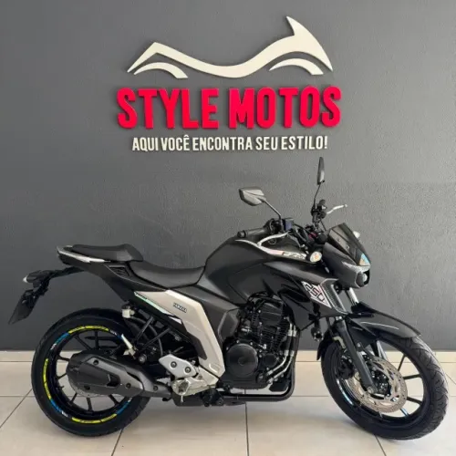 Yamaha FZ25 Fazer 250 - 2023 - 19 mil km