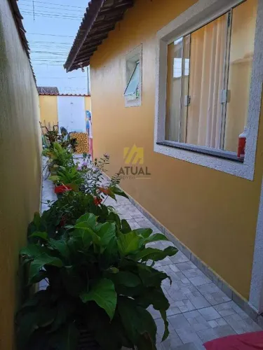Casa à venda em Mongaguá | 2 Dormitórios, Suíte e Piscina
