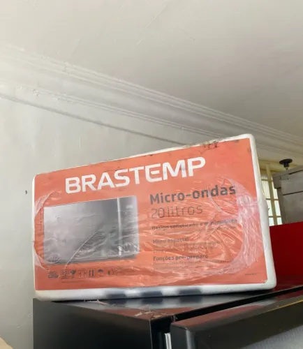 Microondas Brastemp cor inox 20 litros