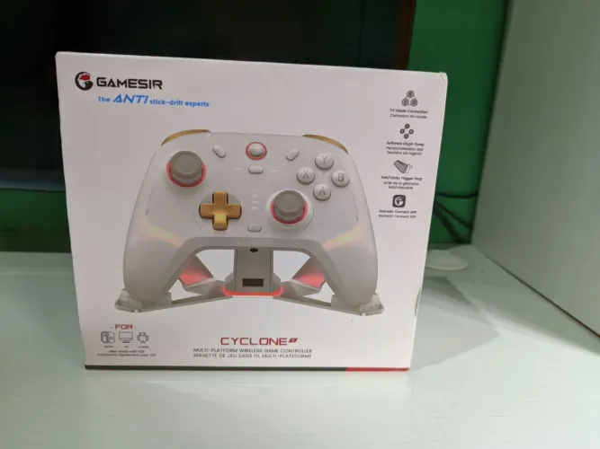 Controle Gamesir Cyclone 2 Wireless Com Dock Branco
