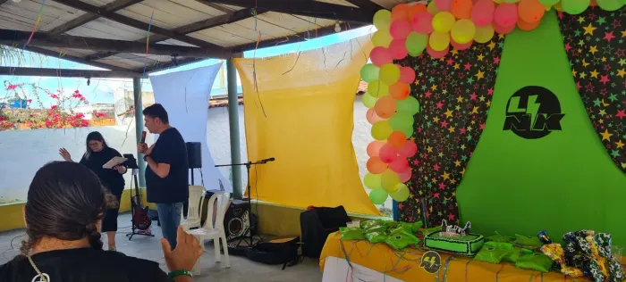 Malhas para festa branco e dourado
