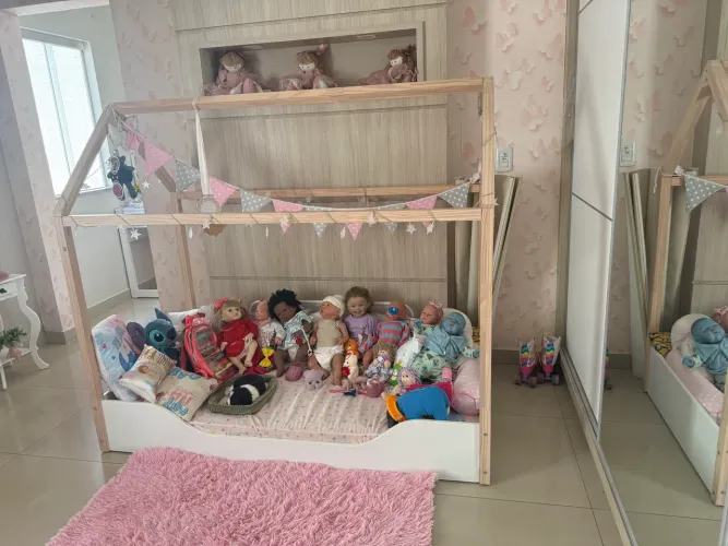 Cama montessoriana infantil com colchão