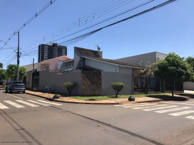 Casa à Venda no Centro de Campo Mourão | Oportunidade