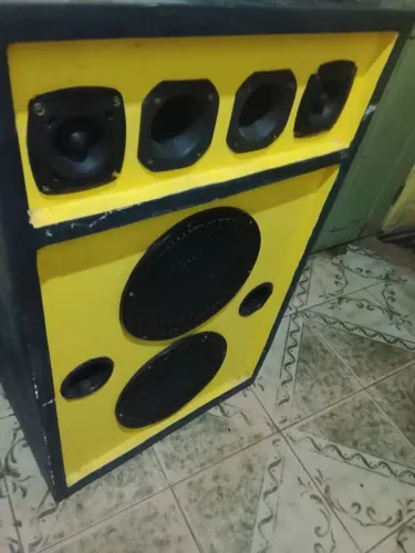 Preco baixo pra hj Caixa de som amplificada 1600
