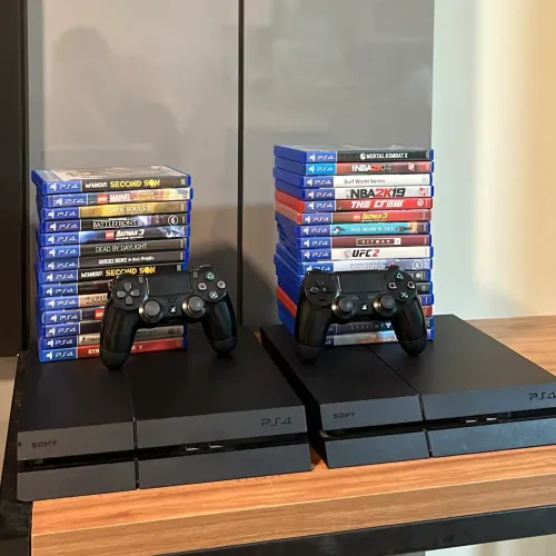 PlayStation 4 com jogo, aceito cartão!