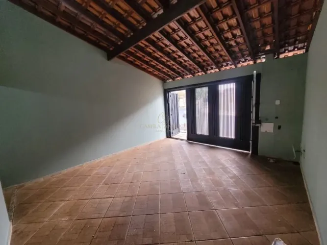 Casa à Venda com 3 Dormitórios e 2 Vagas Cobertas Planalto Verde | R$ 370.000