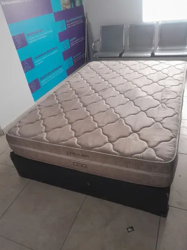 Cama box casal + colchão no precinho pra desocupar espaço