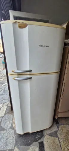 Geladeira Electrolux FrostFree 350L