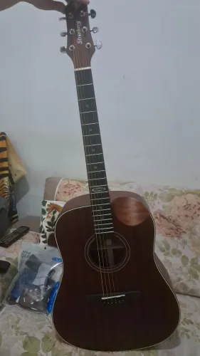 Violão marron