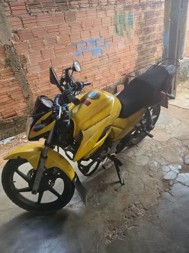 Moto Yamara Fazer 150