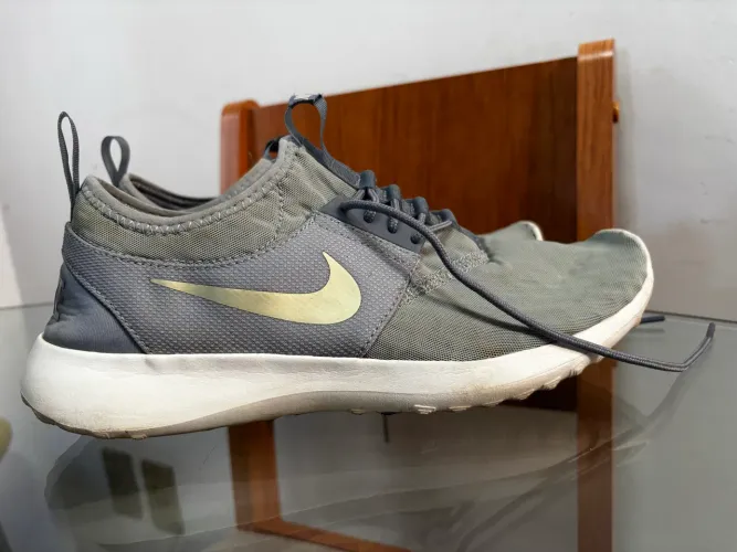 Tênis Esportivo Nike Juvenate