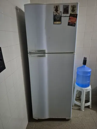 Geladeira CONTINENTAL 127V R$700 no pix