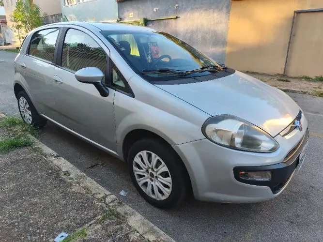 Fiat Punto Attractive 1.4 Fire Flex 8V 5P 2014