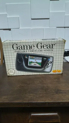 Game gear na caixa serial batendo liga pisca luz vermelha e apaga