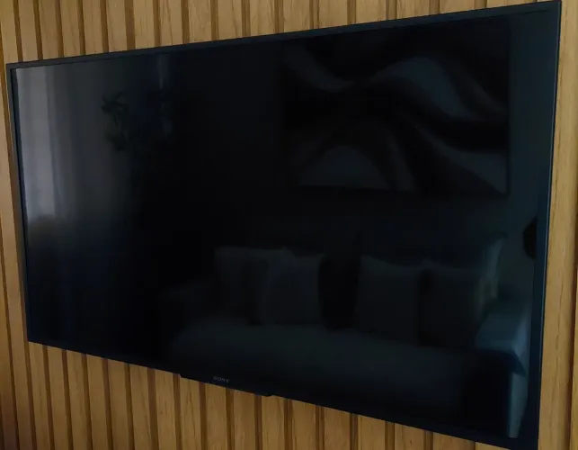 Vendo TV led 43 polegadas 