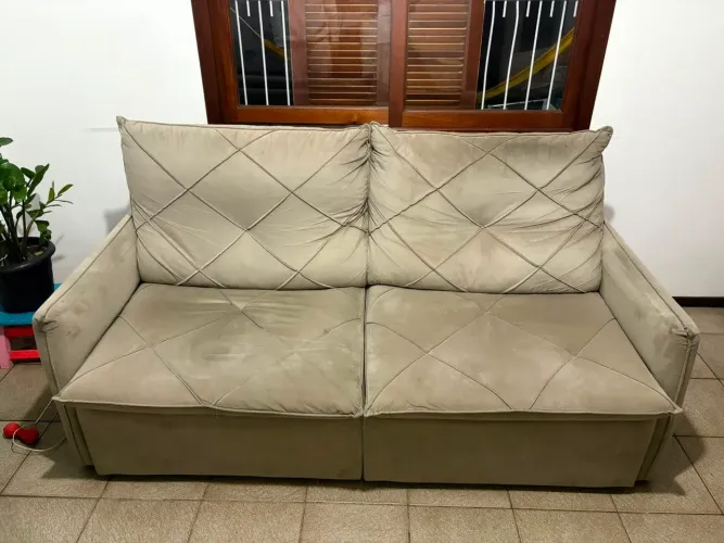 Sofá Retrátil e reclinável em ótimo estado