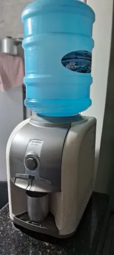 Gelágua de mesa Esmaltec 220V ótimo estado