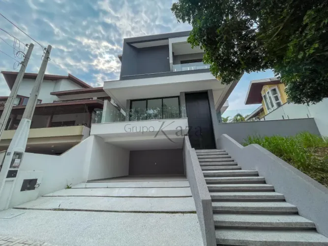 Oportunidade - Casa em Condomínio - Condomínio Altos da Serra II - Urbanova - 4 Dormitório